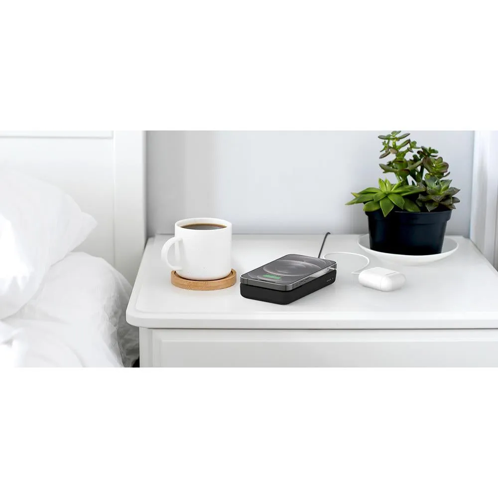 Belkin BoostUp 10K Magnetic Portable Wireless Charger for iPhone (Black)