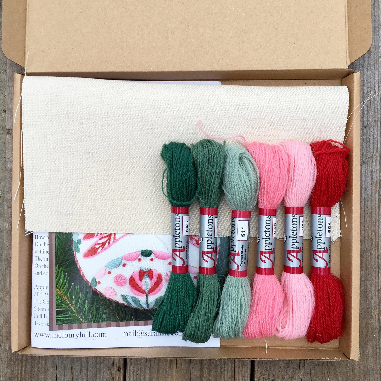Crewel Embroidery Kit Noel Hare