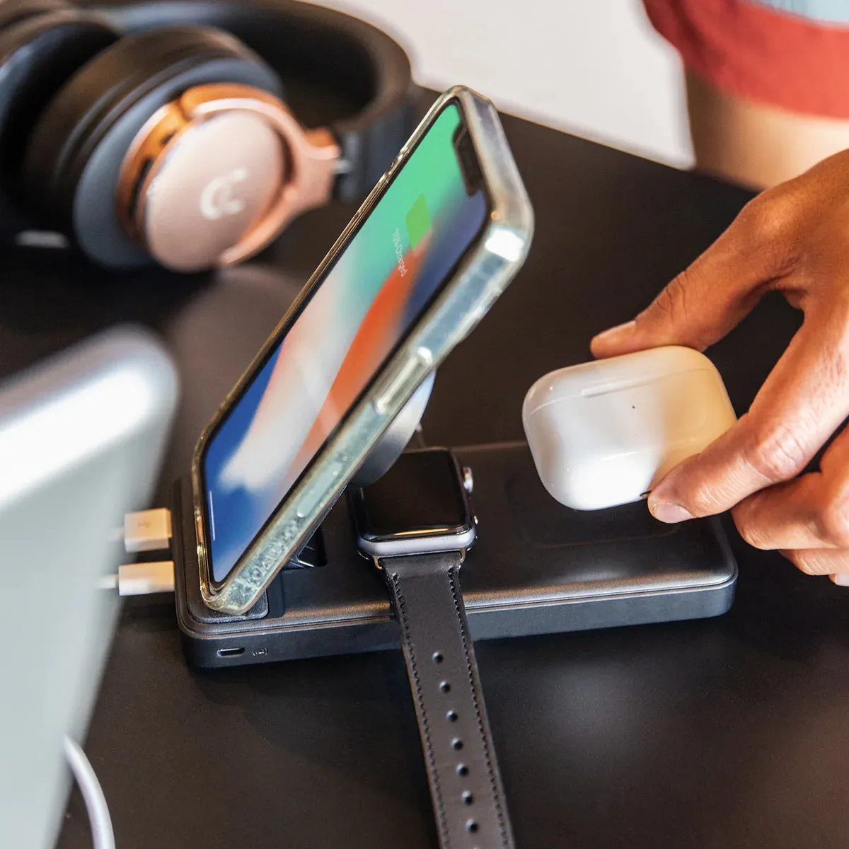 Fashionit JuiceBar - Charge Up To 5 Different Devices At The Same Time