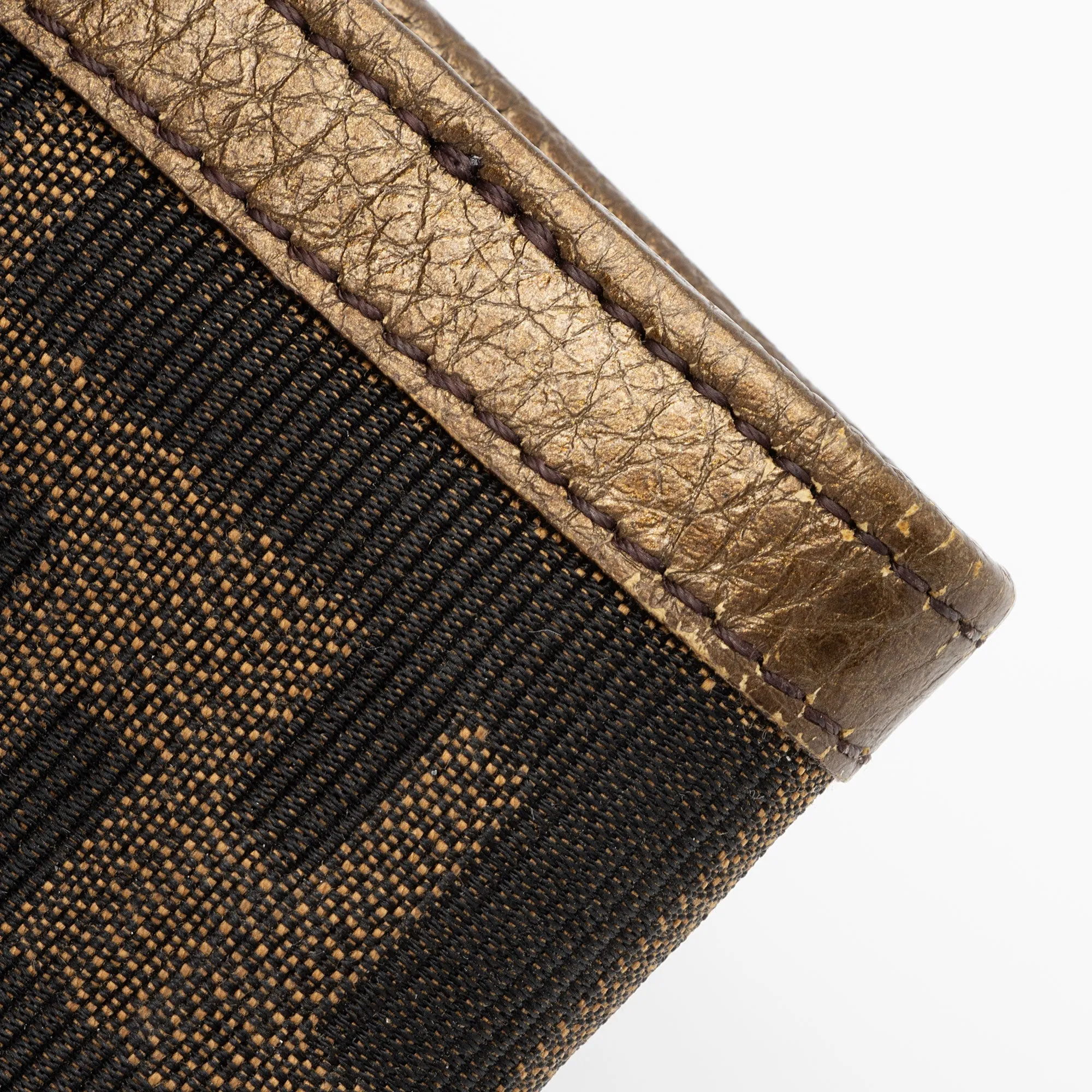 Fendi Metallic Zucca Compact Wallet (SHF-JIlxwg)