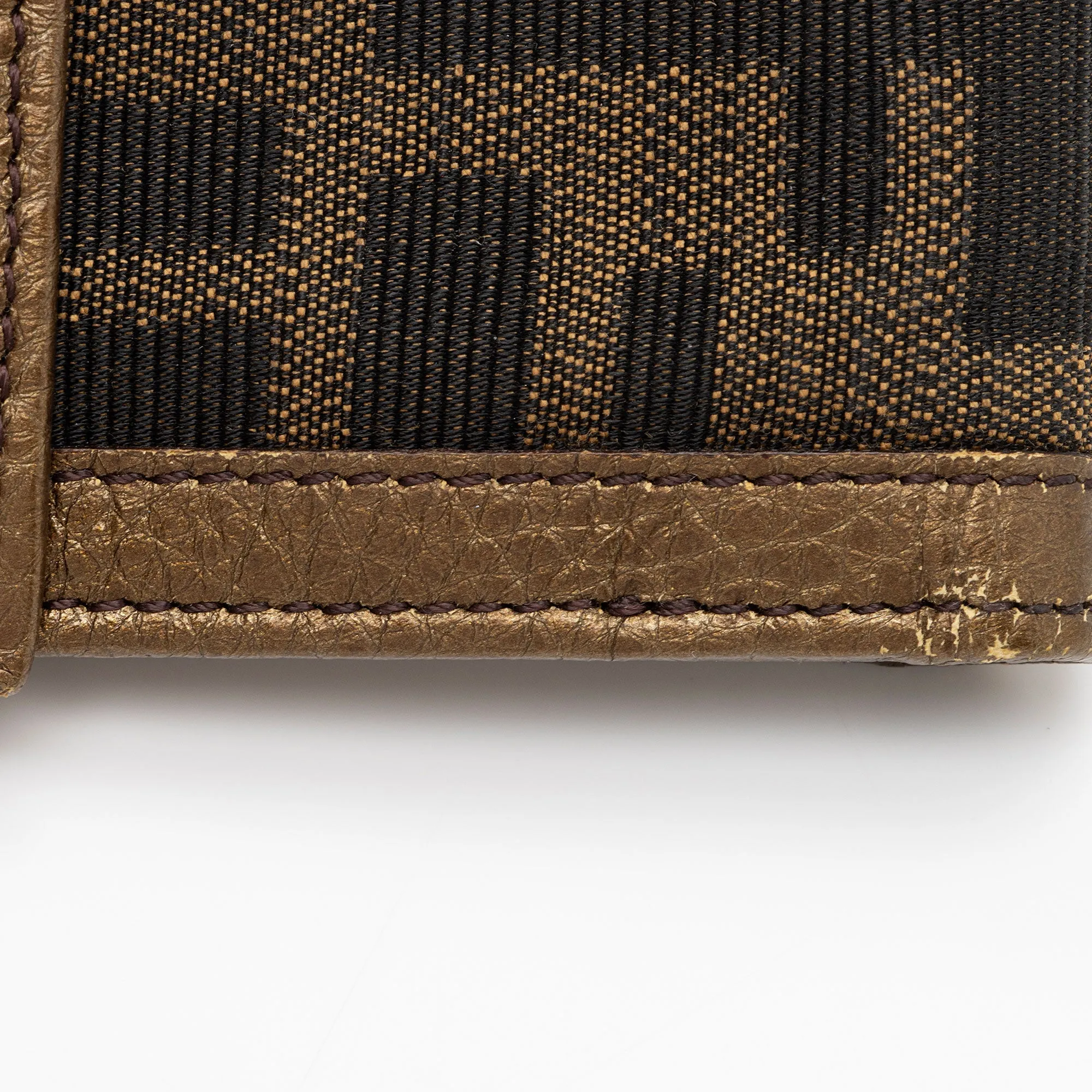 Fendi Metallic Zucca Compact Wallet (SHF-JIlxwg)