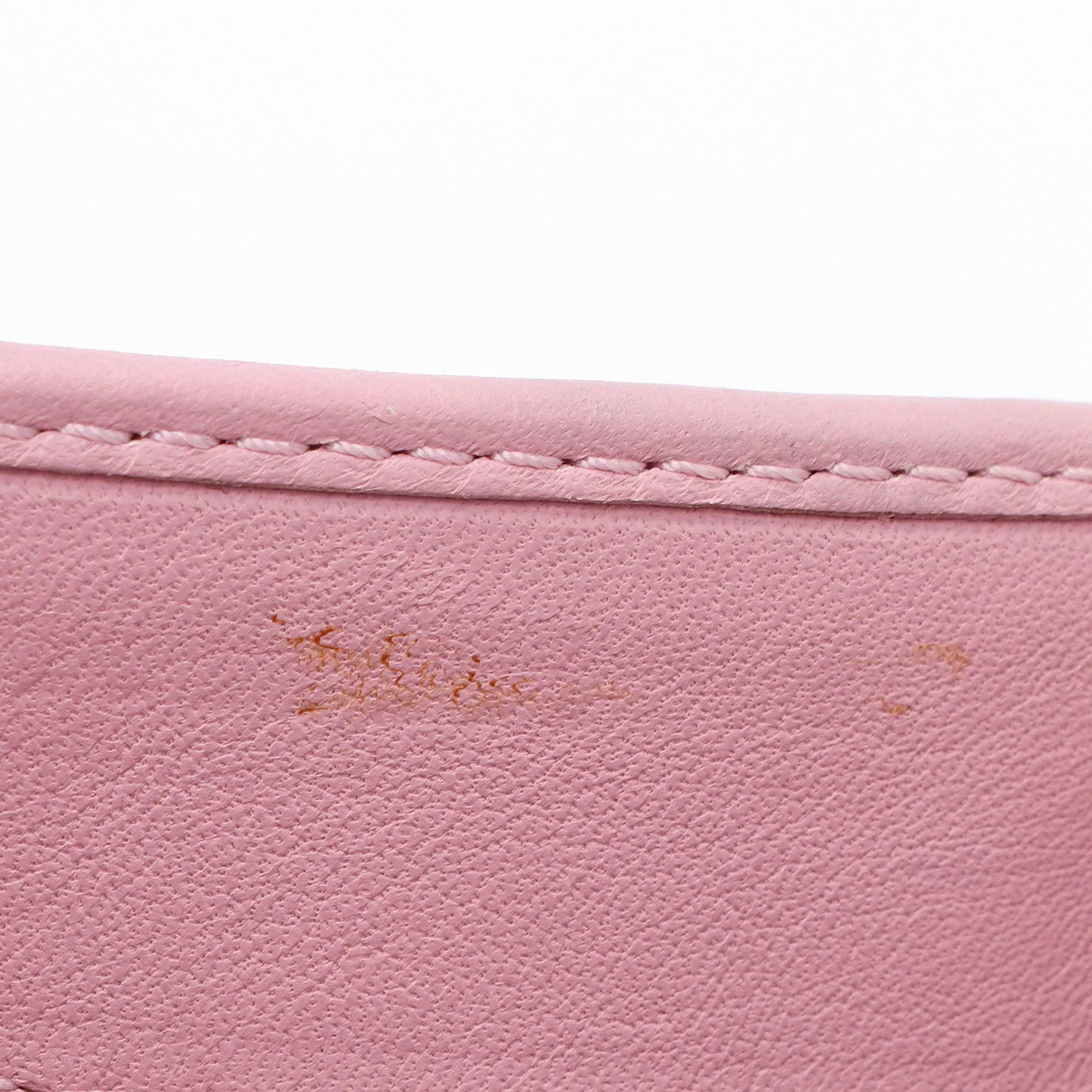 Fendi Perforated Leather Compact Wallet (SHF-ahsZFs)