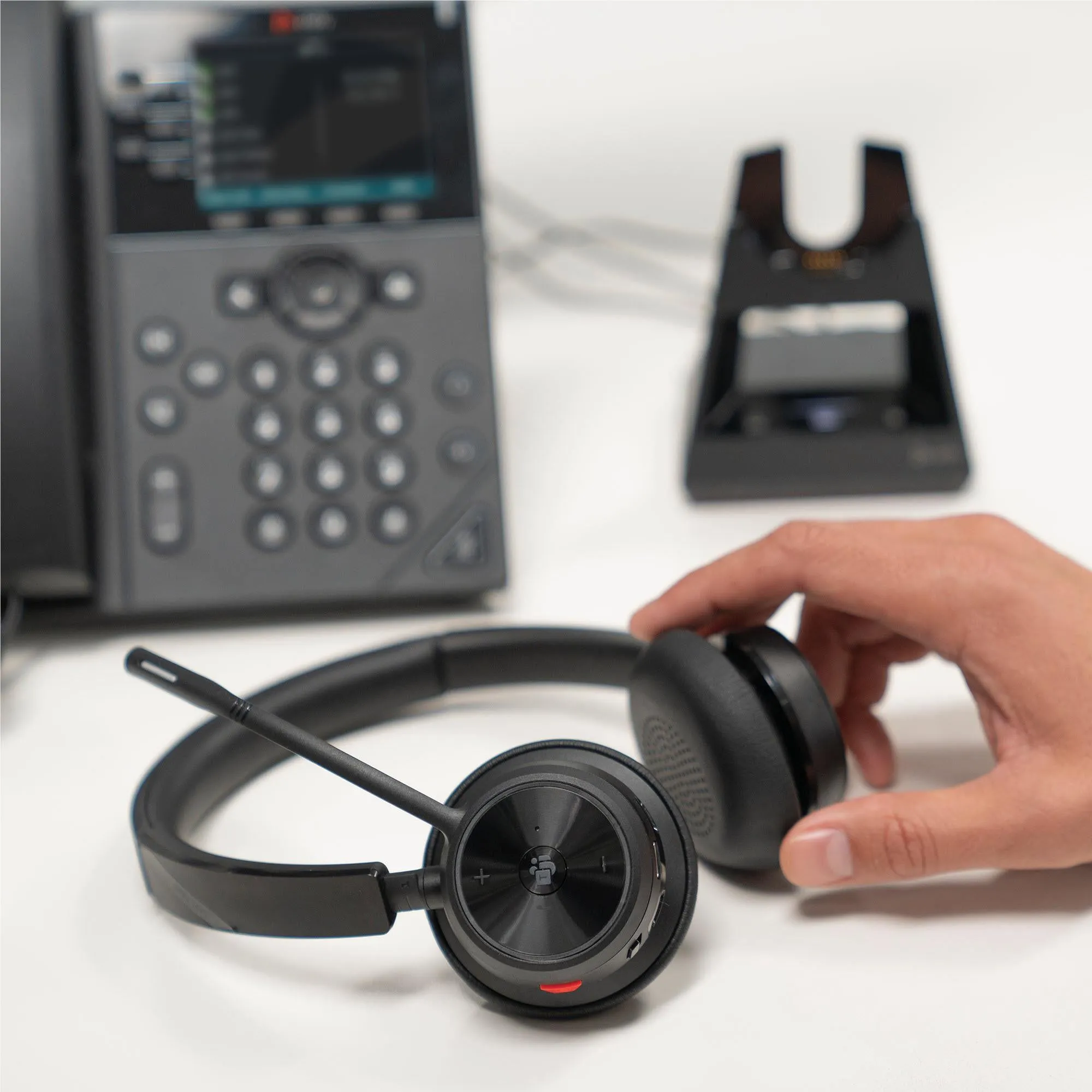 HP Poly Voyager 4320-M Wireless Headset